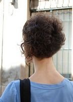 fryzury krótkie asymetryczne - uczesanie damskie zdjęcie numer 134A